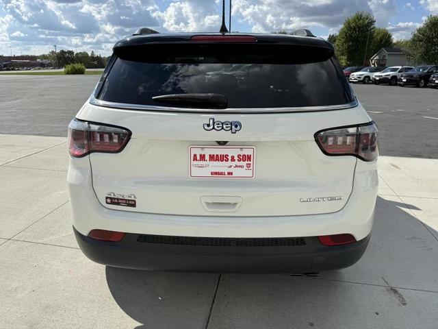 Photo of 2018 White Clearcoat Jeep Compass