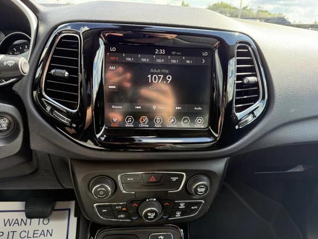 Photo of 2018 White Clearcoat Jeep Compass