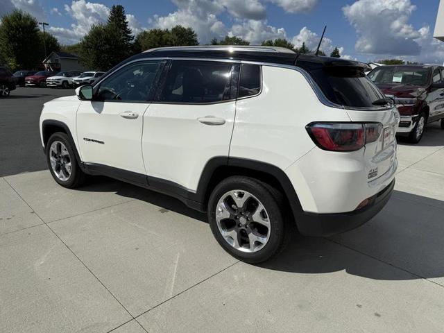 Photo of 2018 White Clearcoat Jeep Compass