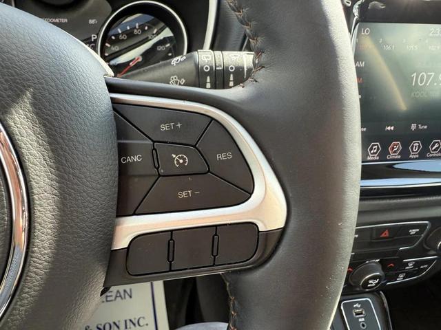Photo of 2018 White Clearcoat Jeep Compass