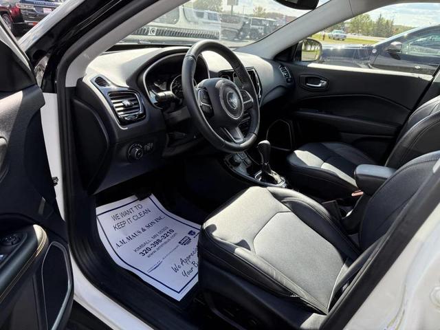Photo of 2018 White Clearcoat Jeep Compass