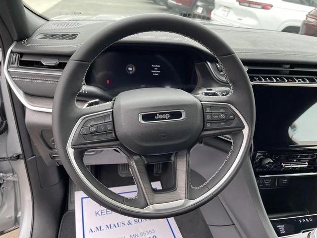 Photo of 2025 Silver Zynith Jeep Grand Cherokee