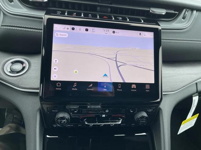 Photo of 2025 Silver Zynith Jeep Grand Cherokee