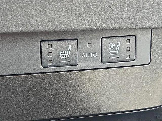 Photo of 2024 Eminent White Pearl Lexus ES 300h