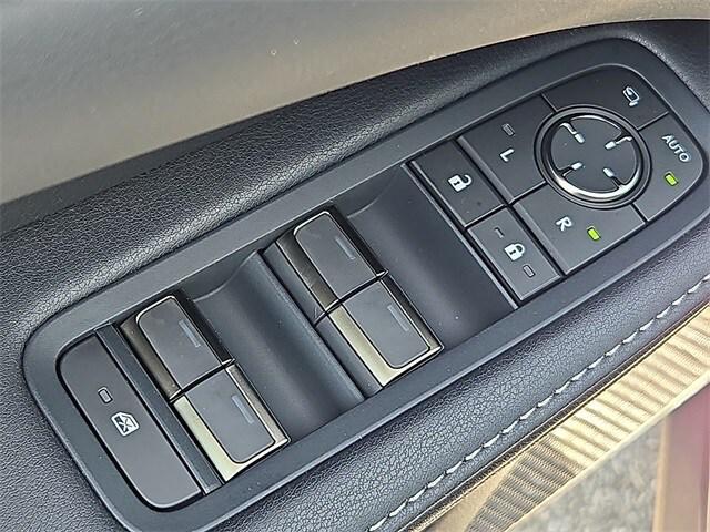 Photo of 2025 Iridium Lexus RX 350