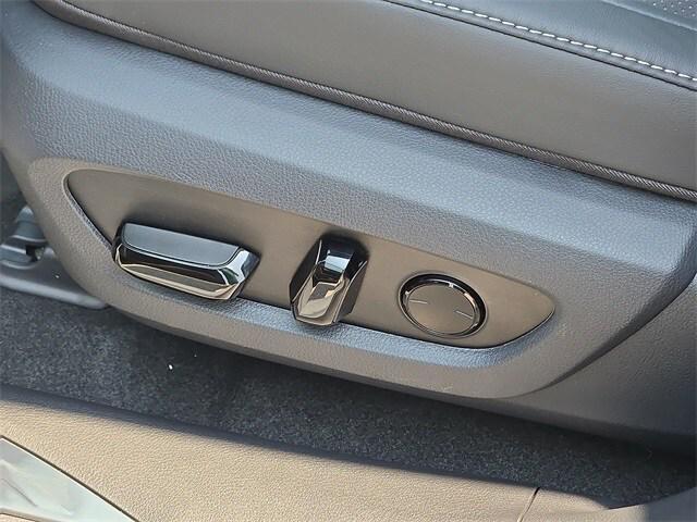 Photo of 2025 Iridium Lexus RX 350