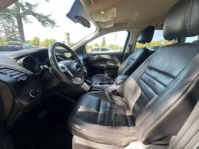 Photo of 2016 Shadow Black Ford Escape