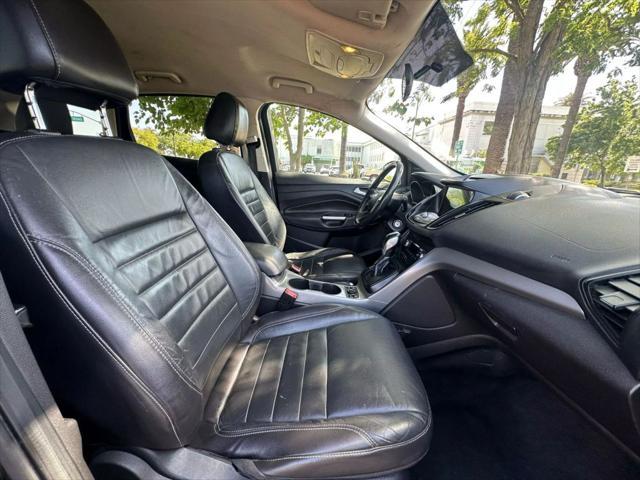 Photo of 2016 Shadow Black Ford Escape
