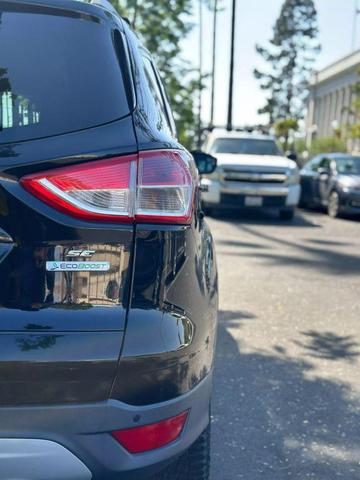 Photo of 2016 Shadow Black Ford Escape