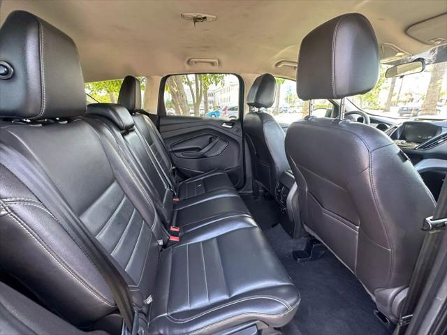 Photo of 2016 Shadow Black Ford Escape