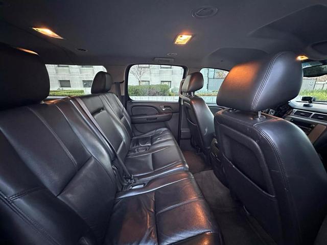 Photo of 2014 Black GMC Yukon