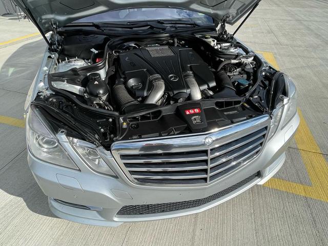 Photo of 2012 Silver Mercedes-Benz E-Class