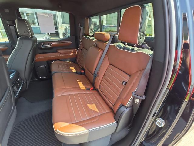 Photo of 2024 Onyx Black GMC Sierra 1500