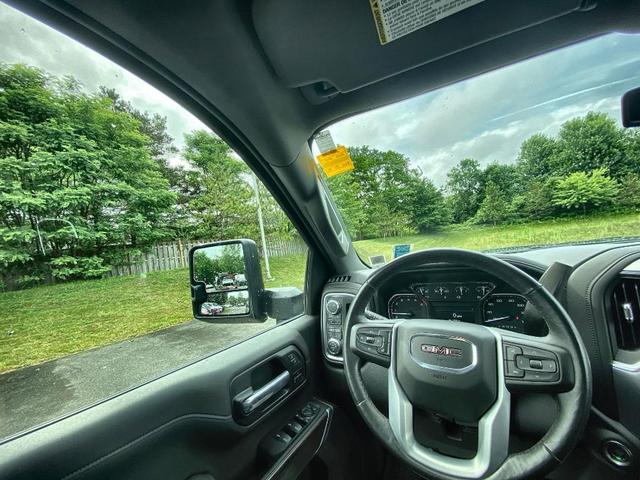 Photo of 2022 Onyx Black GMC Sierra 2500