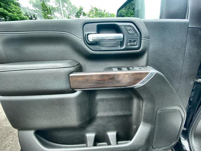Photo of 2022 Onyx Black GMC Sierra 2500