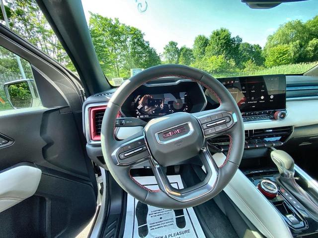 Photo of 2024 Summit White GMC Canyon