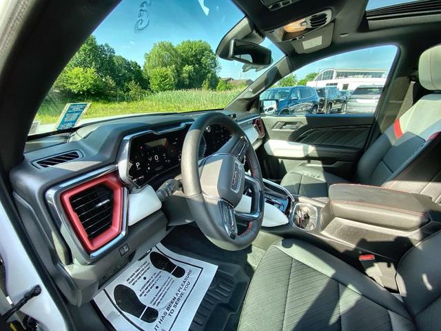 Photo of 2024 Summit White GMC Canyon