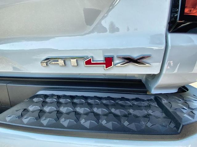 Photo of 2024 Summit White GMC Canyon
