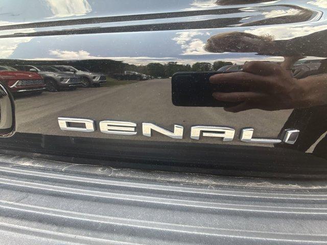 Photo of 2021 Onyx Black GMC Yukon