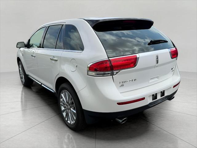 Photo of 2015 White Platinum Metallic Tri-Coat Lincoln MKX