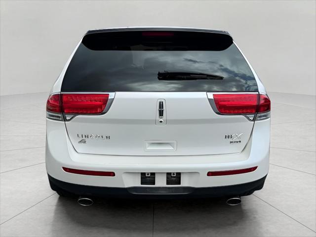 Photo of 2015 White Platinum Metallic Tri-Coat Lincoln MKX