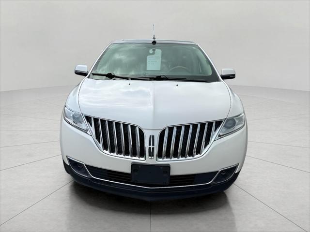 Photo of 2015 White Platinum Metallic Tri-Coat Lincoln MKX