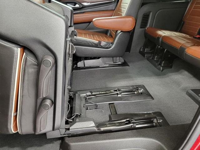 Photo of 2023 RED METALLIC GMC Yukon XL