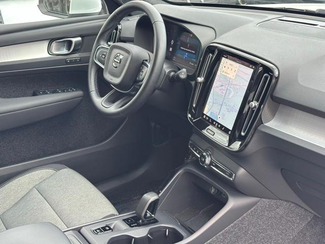 Photo of 2025 Crystal White Pearl Volvo XC40