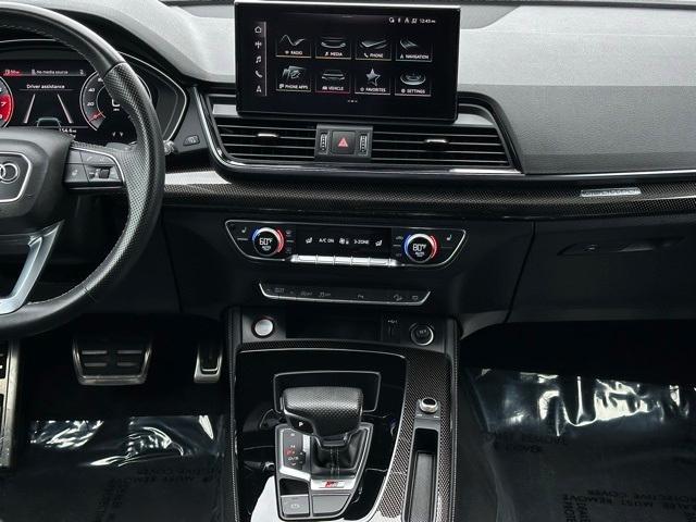 Photo of 2022 Mythos Black Metallic Audi SQ5