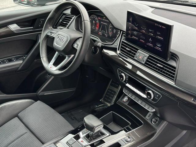 Photo of 2022 Mythos Black Metallic Audi SQ5