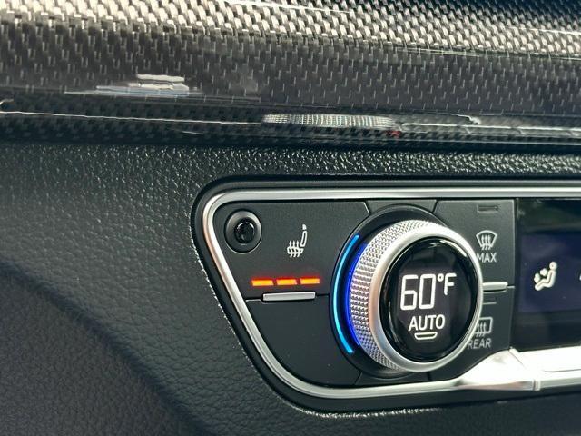 Photo of 2022 Mythos Black Metallic Audi SQ5