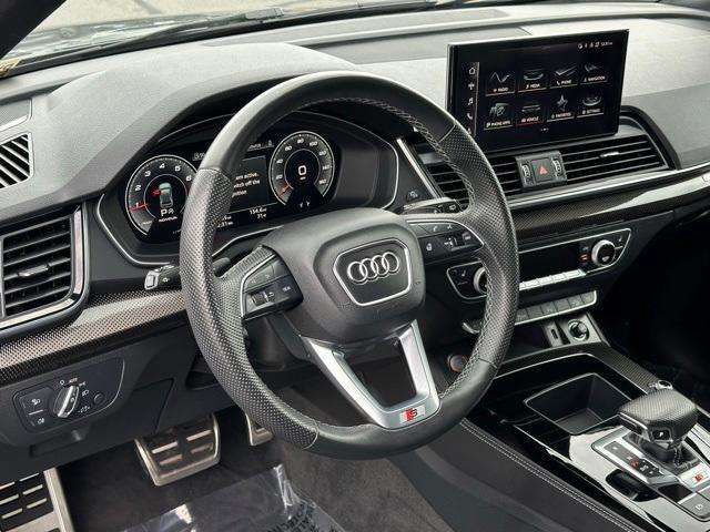 Photo of 2022 Mythos Black Metallic Audi SQ5