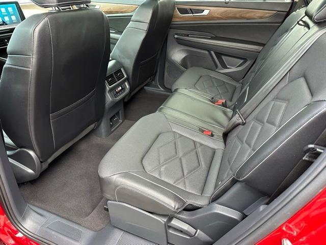 Photo of 2024 Red Metallic Volkswagen Atlas