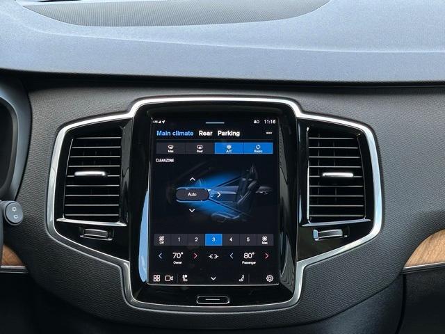 Photo of 2025 Onyx Black Metallic Volvo XC90