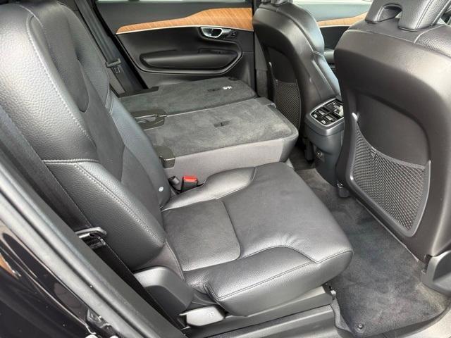 Photo of 2025 Onyx Black Metallic Volvo XC90