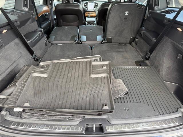 Photo of 2025 Onyx Black Metallic Volvo XC90