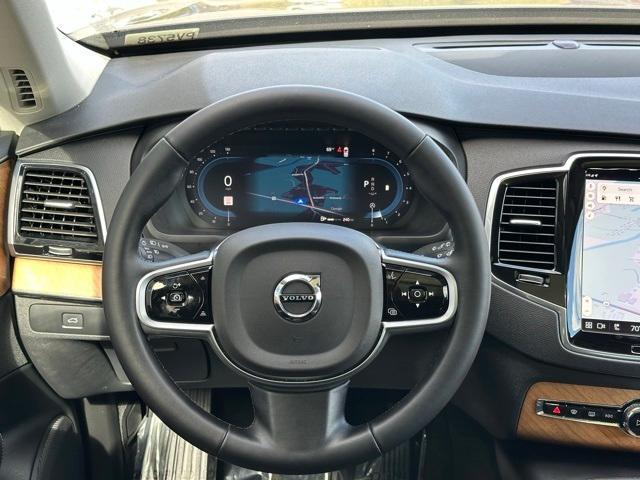 Photo of 2025 Onyx Black Metallic Volvo XC90