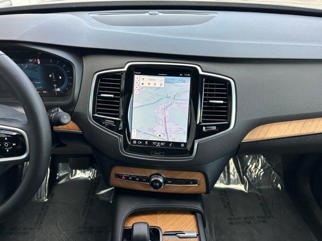 Photo of 2025 Onyx Black Metallic Volvo XC90
