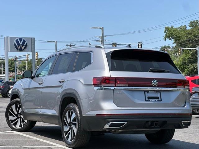 Photo of 2024 Silver Bird Metallic Volkswagen Atlas