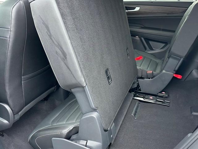 Photo of 2024 Silver Bird Metallic Volkswagen Atlas