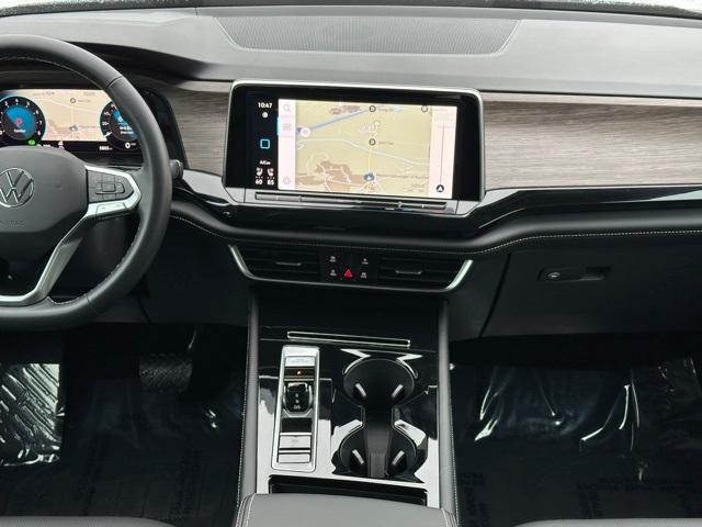 Photo of 2024 Silver Bird Metallic Volkswagen Atlas