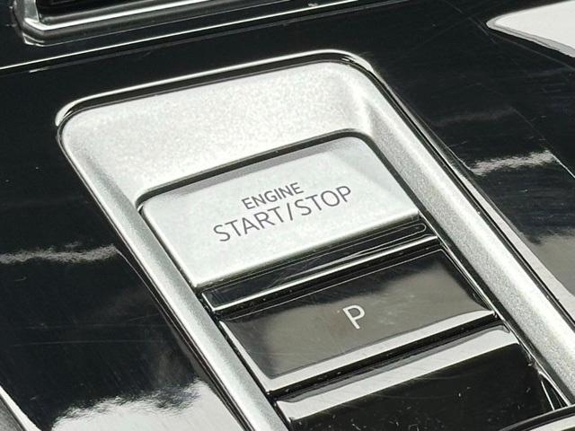 Photo of 2024 Silver Bird Metallic Volkswagen Atlas