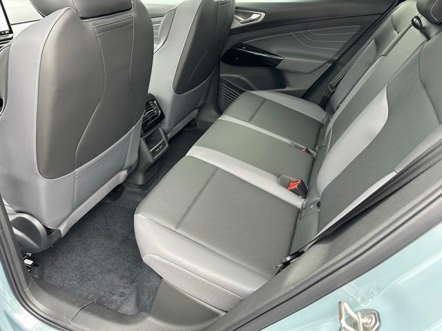 Photo of 2025 Arctic Blue Metallic Volkswagen ID.4