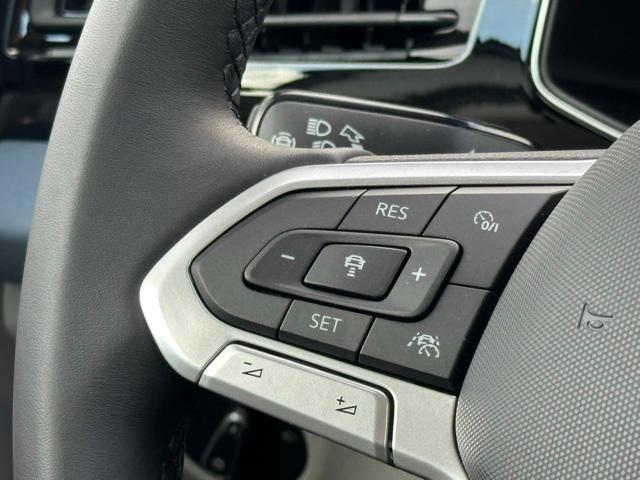Photo of 2025 Deep Black Pearl Effect Volkswagen Jetta