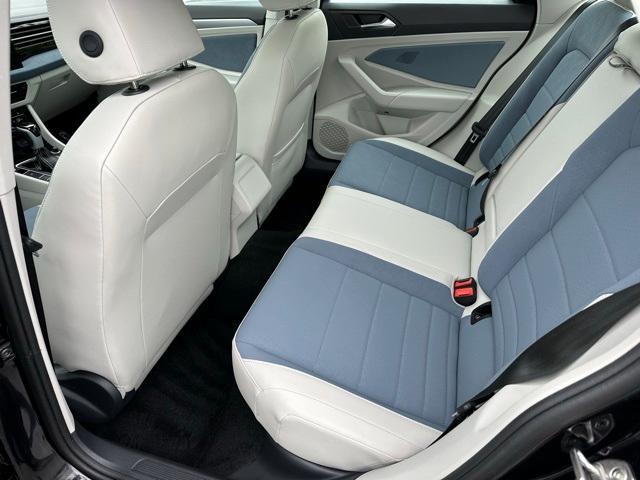 Photo of 2025 Deep Black Pearl Effect Volkswagen Jetta