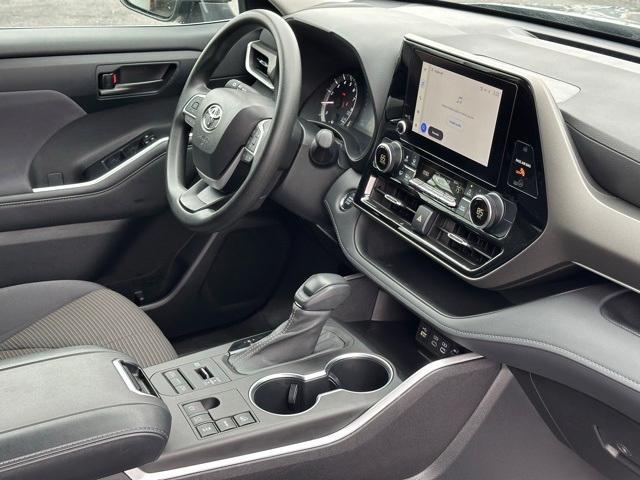 Photo of 2023 Magnetic Gray Metallic Toyota Highlander