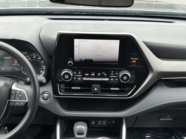 Photo of 2023 Magnetic Gray Metallic Toyota Highlander