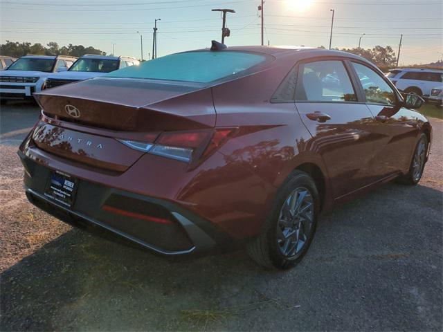 Photo of 2024 Ultimate Red Hyundai ELANTRA