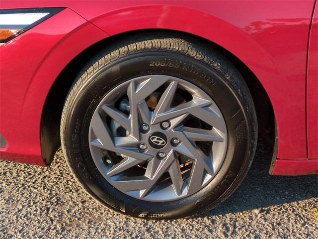 Photo of 2024 Ultimate Red Hyundai ELANTRA