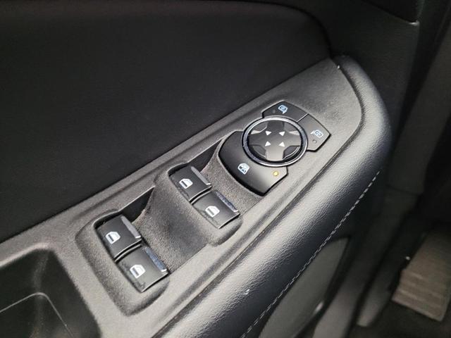 Photo of 2023 Iconic Silver Metallic Ford Edge